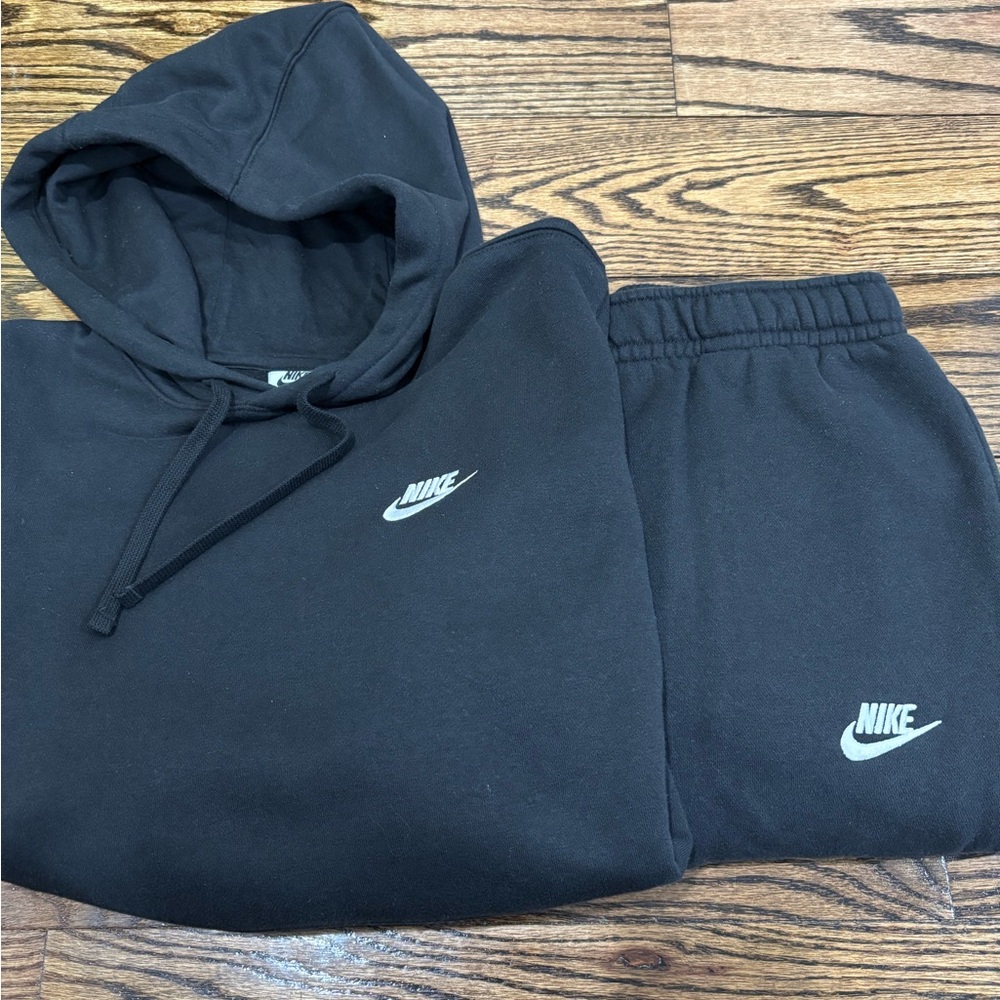 Nike Black Hoodie and Sweatpants Suit Set (L) Used